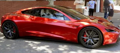 Tesla презентує абсолютно новий автомобіль