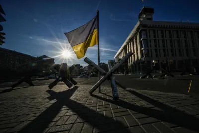 Україна витрачає на війну дедалі більше, тоді як Росія руйнує її економіку, – Reuters