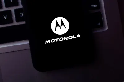 Motorola готовит конкурента iPhone Duo: компания представила тизер нового складного смартфона