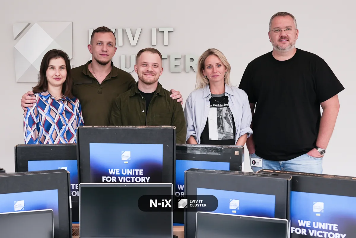 Львівський ІТ Кластер та N-iX передали 10 ноутбуків на потреби ПвК «Захід»
