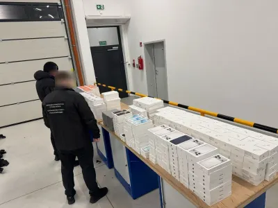 Контрабандний iPhone створює проблеми: адвокатка попередила про штрафи та конфіскацію