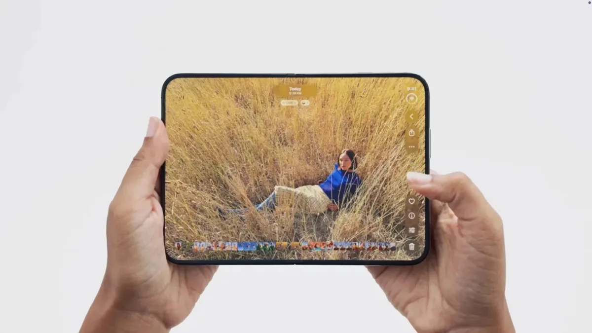 Samsung знайшла незвичний спосіб потролити Apple після виходу iPhone Duo – відео